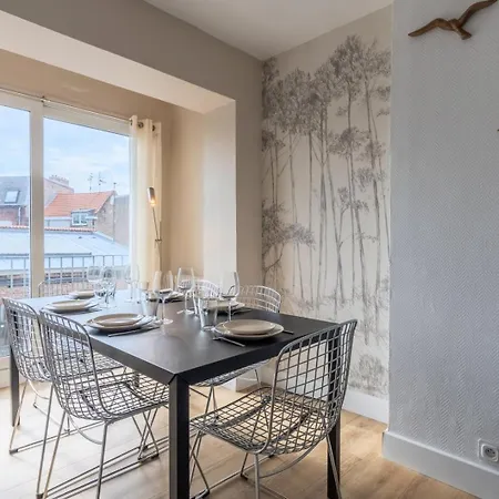 Renovated 3-bedroom Flat On The Grand Place ليل