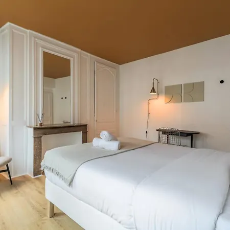 Renovated 3-bedroom Flat On The Grand Place