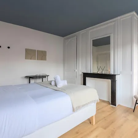 Renovated 3-bedroom Flat On The Grand Place Διαμέρισμα Λιλ