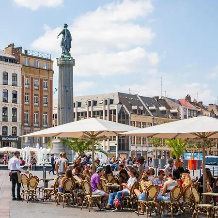 Renovated 3-bedroom Flat On The Grand Place